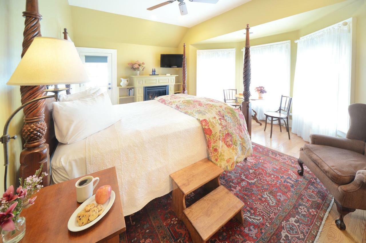 The Springwater Bed And Breakfast 사라토가 스프링스 외부 사진